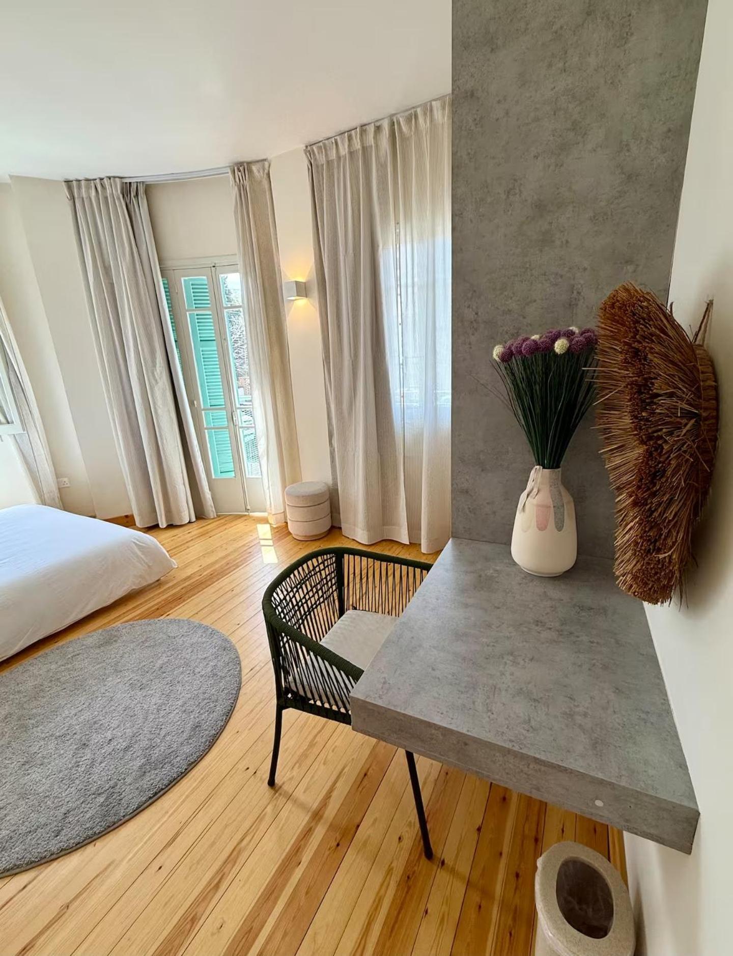 Centre Luxury Renovated *